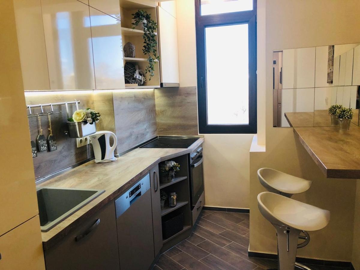 Lovely 3-Bedroom Apartment For 7 Ppl At The Centre Varna Ngoại thất bức ảnh